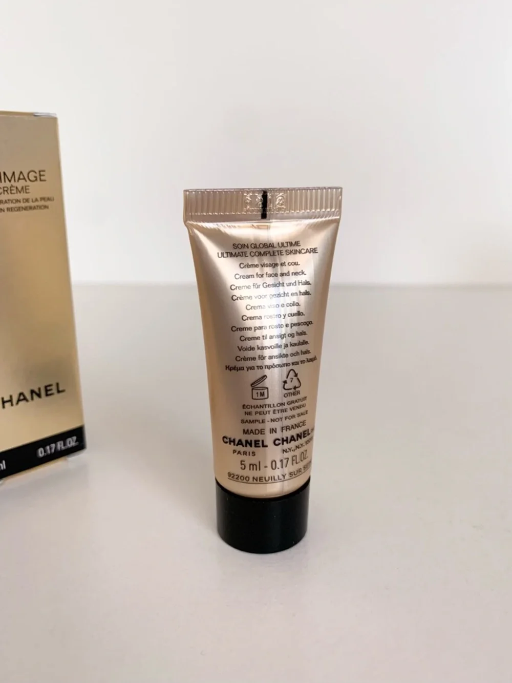 Hold  CHANEL anti aging cream Sublimage La Crème
